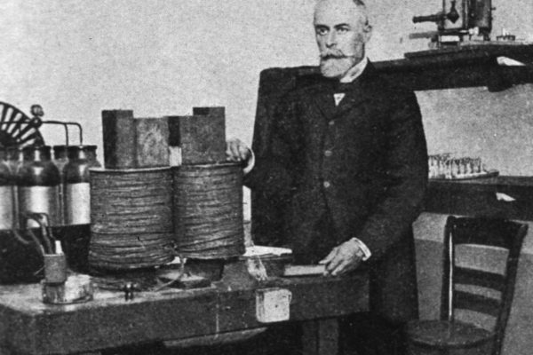 A. H. Becquerel v laboratóriu