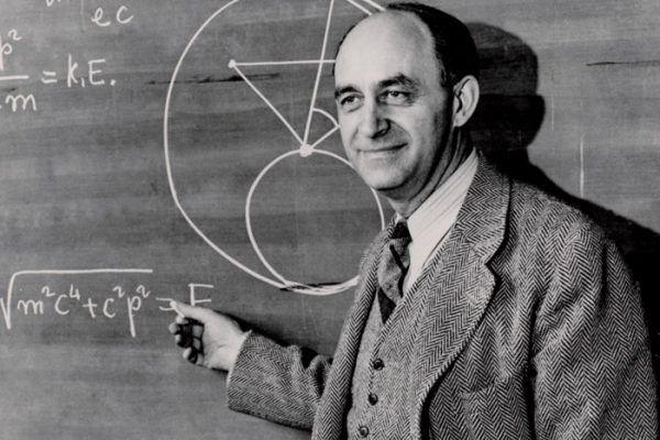 Enrico Fermi pri práci na chicagskej univerzite